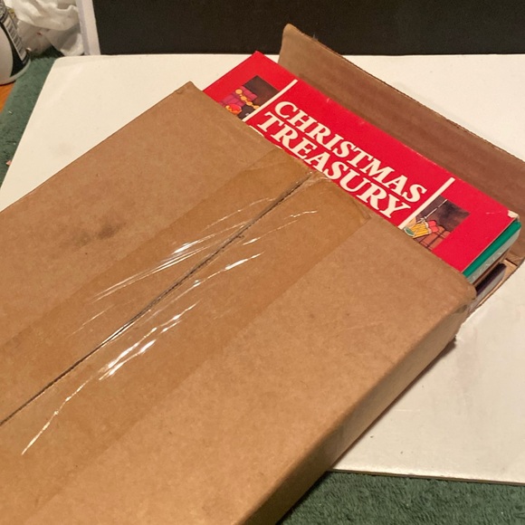 NIB & Vintage 1991 Christmas Treasury, Set of 4 Pop-up Classic Books - Picture 2 of 6